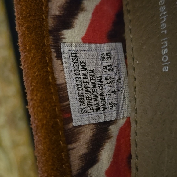 BOBS from Skechers Tan Suede Leather Slip-On Shoes Tan Stitches SZ 7 NEW IN BOX - Picture 4 of 8